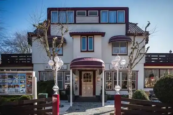 Hotel Zeebergen vooraanzicht